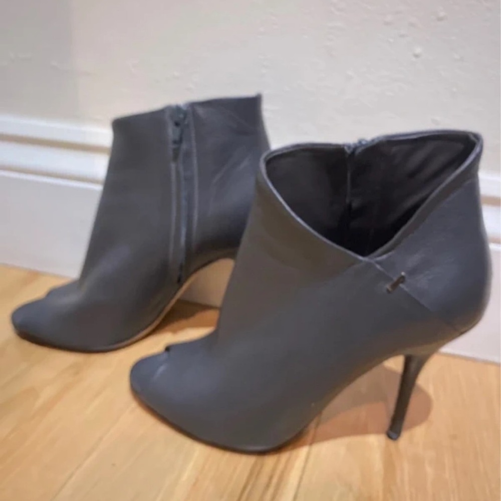 Calvin Klein Charcoal Gray Leather Pointed Toe Stiletto Ankle Boots
